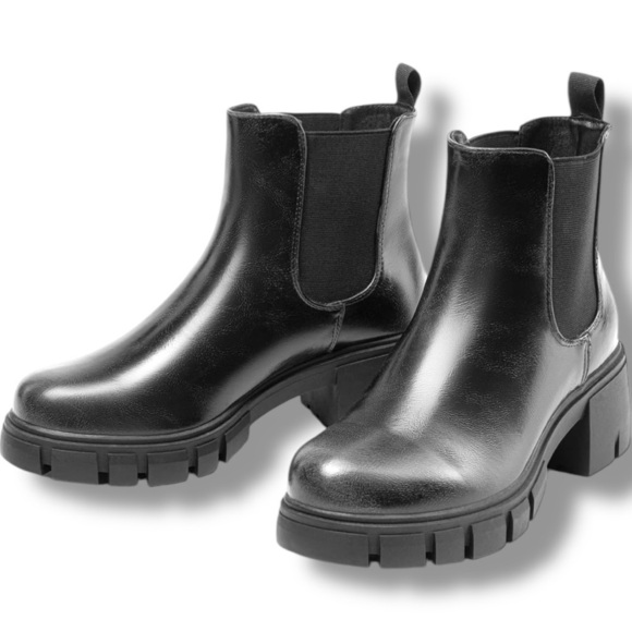 Elegant Black With Silver Leather Chunky Platform Heel Pull On Ankle Booties - Picture 3 of 12